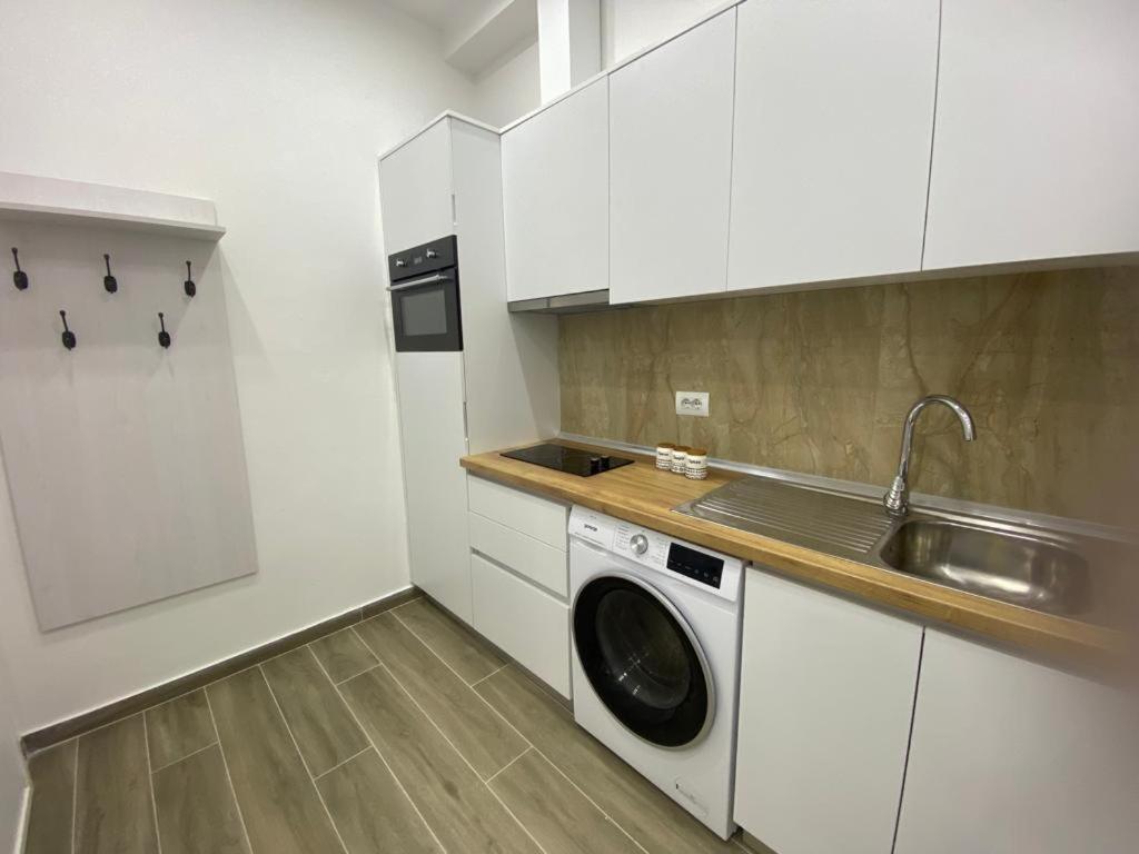 Апартаменты Apartament Me Qera Ditore Тирана Экстерьер фото